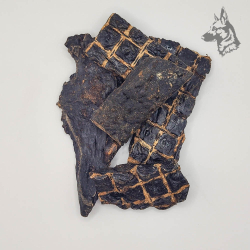 Hígado de ternera deshidratado, un snack natural rico en proteínas y hierro, ideal para perros de todas las edades. 2
