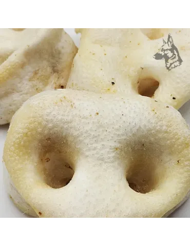 Morro de cerdo inflado, un snack natural y crujiente, ideal para perros que disfrutan masticar y fortalecer su mandíbula. 2
