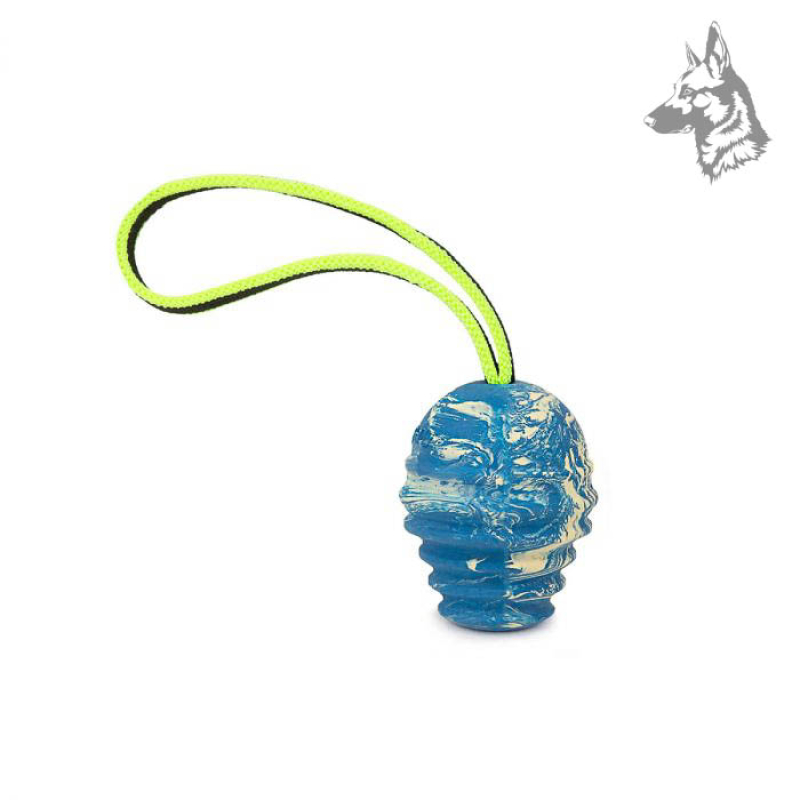 Pelota antibacteriana Julius-K9 Duoplay en color azul con asa de cuerda fluorescente para facilitar el agarre y el lanzamiento. 