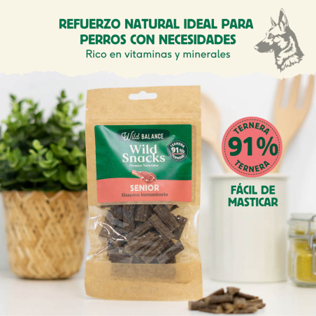 Premios naturales Wild Snacks Senior de ternera, ideales para perros mayores, con refuerzo de vitaminas y minerales. Fácil de ma