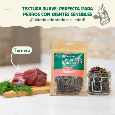 Wild Snacks Senior de ternera con textura suave, perfecto para perros con dientes sensibles. Acompañado de carne fresca de terne