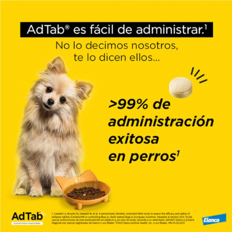 Perro pequeño junto a un bol de comida y mensaje sobre la tasa de éxito del 99% con AdTab