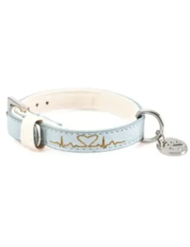 Collar Twin azul hielo para perros y gatos con diseño de corazón y latido grabado en dorado, cierre metálico y colgante.