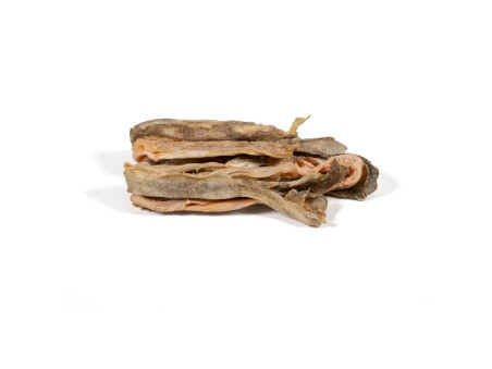 Snack natural para perros hecho con piel de rosada deshidratada, textura crujiente y alto valor nutricional.