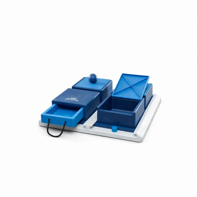 Juguete de inteligencia para perros Dog Activity Puzzle Box con compartimentos abiertos mostrando su funcionamiento interactivo.