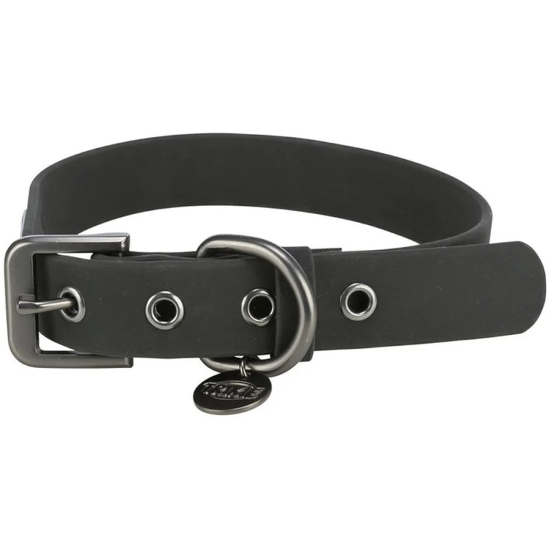 Collar Trixie para perro en PVC negro, con hebilla metálica, anilla de sujeción y diseño impermeable resistente para uso diario.