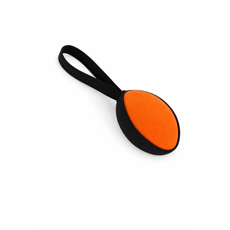 Mordedor para perros en forma de pera color naranja con asa de sujeción, ideal para juegos y entrenamiento.