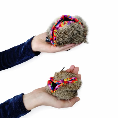 Tamaños de snack ball de piel de conejo para perros, juguetes tipo dummy Flexipets sostenidos en la mano