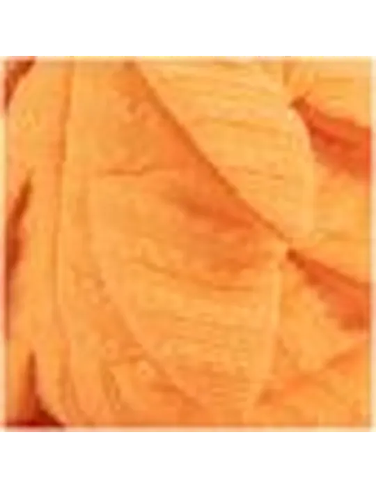 Detalle de textura del juguete para perro KONG Layerz Forage Hen, tejido naranja con relieve.