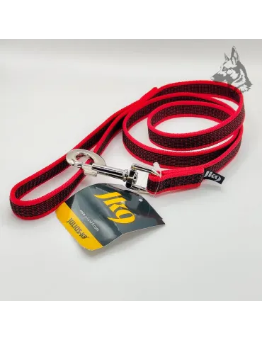 Correa Julius K9 en color rojo con goma entretejida, diseñada para ofrecer un agarre antideslizante y resistente. Ideal para pas