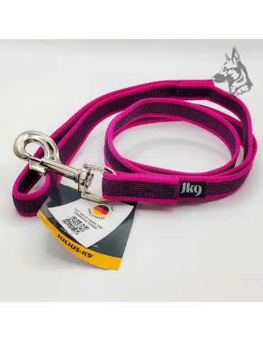 Correa Julius K9 en color rosa con goma entretejida, diseñada para un agarre antideslizante y cómodo. Perfecta para paseos y ent