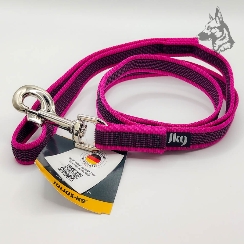 Correa Julius K9 en color rosa con goma entretejida, diseñada para un agarre antideslizante y cómodo. Perfecta para paseos y ent