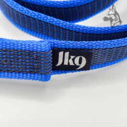 Correa Julius K9 en color azul con goma entretejida, diseñada para proporcionar un agarre antideslizante y duradero. Ideal para  2