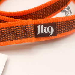 Correa Julius K9 en color naranja con goma entretejida, diseñada para un agarre antideslizante y seguro. Ideal para paseos y act 2