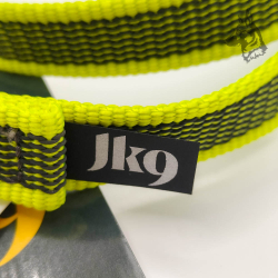Correa Julius K9 en color neón con goma entretejida, diseñada para un agarre antideslizante y resistente. Ideal para paseos y en 2
