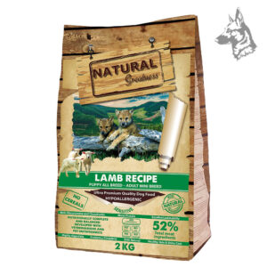 Saco de pienso Natural Greatness Lamb Recipe de 2 kg, alimento hipoalergénico sin cereales, ideal para cachorros de todas las razas y perros adultos de razas pequeñas. Contiene un 52% de carne de cordero y es altamente digestible.