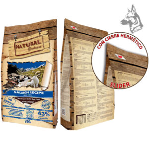 Saco de pienso Natural Greatness Salmon Recipe Mini de 6 kg, alimento hipoalergénico sin cereales para perros adultos de razas pequeñas. Su fórmula contiene un 43% de salmón, ideal para perros con digestión sensible, promoviendo una piel saludable y un pelaje brillante. Enriquecido con glucosamina y condroitina para el cuidado articular, además de prebióticos FOS & MOS que favorecen la flora intestinal. Incluye un cierre hermético slider para mantener la frescura del alimento.