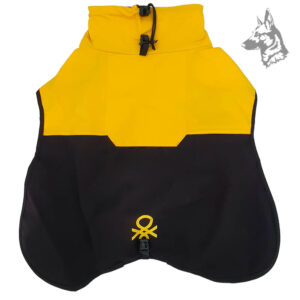 Vista superior del chubasquero para perros Benetton en color amarillo y negro – Material resistente e impermeable con ajuste de cordón y forro transpirable para máxima protección. Bolsa de transporte incluida para facilitar su manejo.