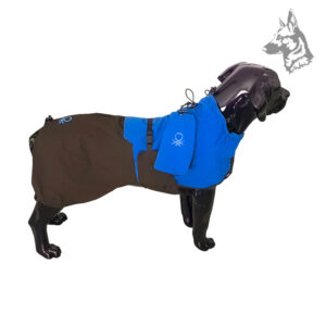 Chubasquero para perros Benetton en color azul y negro – Diseño ergonómico, impermeable y transpirable, con ajuste de hebilla para mayor comodidad y movilidad en climas húmedos. Incluye bolsita de transporte pequeña y práctica.