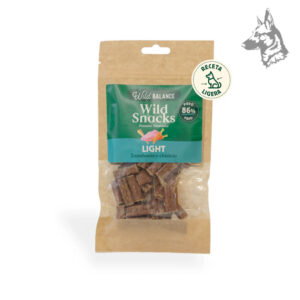 Bolsa de premios naturales Wild Snacks Light con pavo (86%) y vegetales como zanahoria y chirivía, ideal para perros con sobrepeso. Receta ligera y natural.